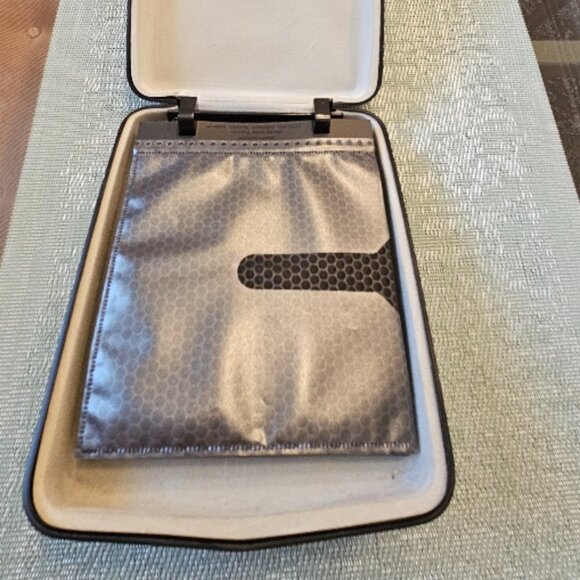 Portable CD Storage Case Stainless Steel - Picture 3 of 6